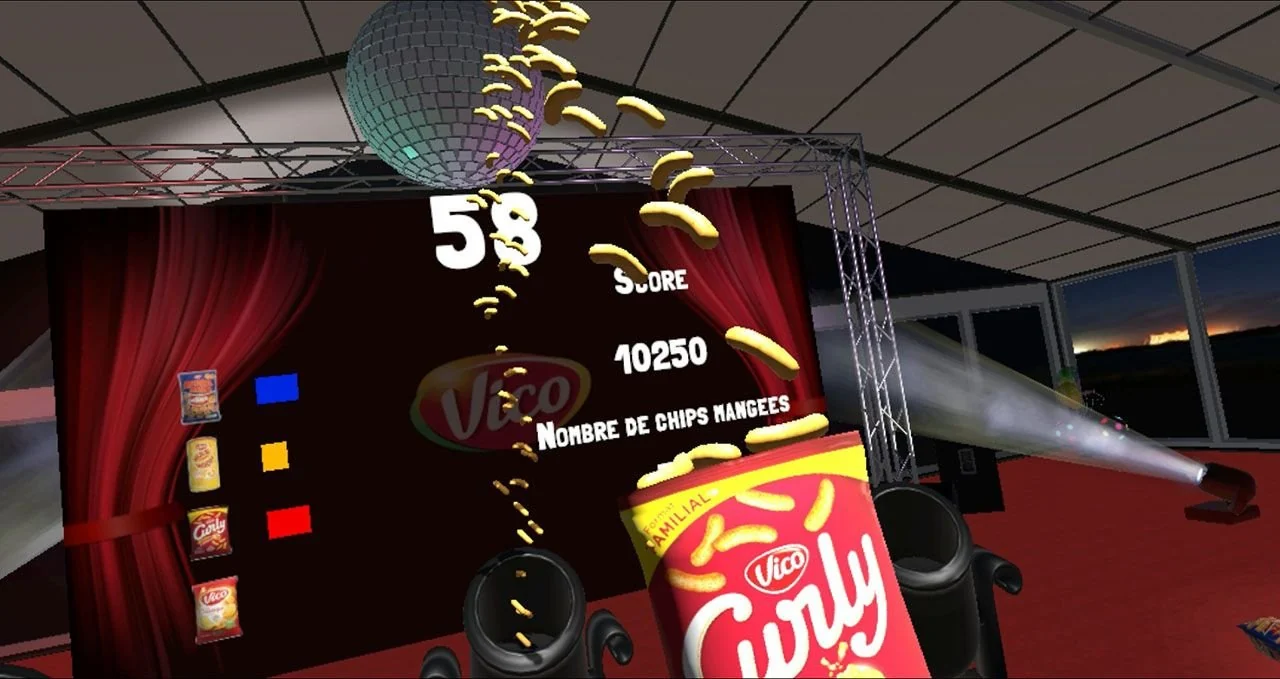 Mini-jeu VR Vico : un paquet de Curly, une boule à facettes et le score affiché, 10 250 points.